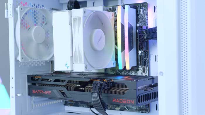 Montech + 6750 XT Build Gallery 5