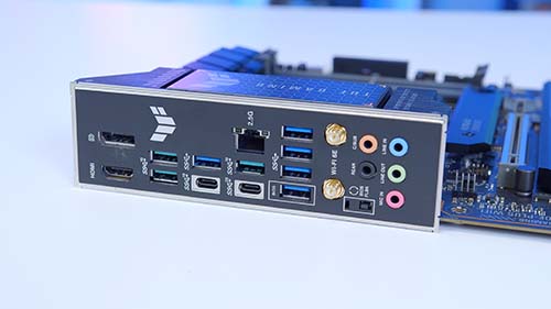 PI_ASUS TUF Gaming X670E-Plus WiFi Rear IO