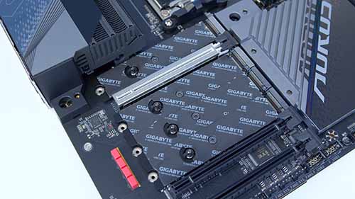 PI_Gigabyte X670 Aorus Master M.2 Drive Bay